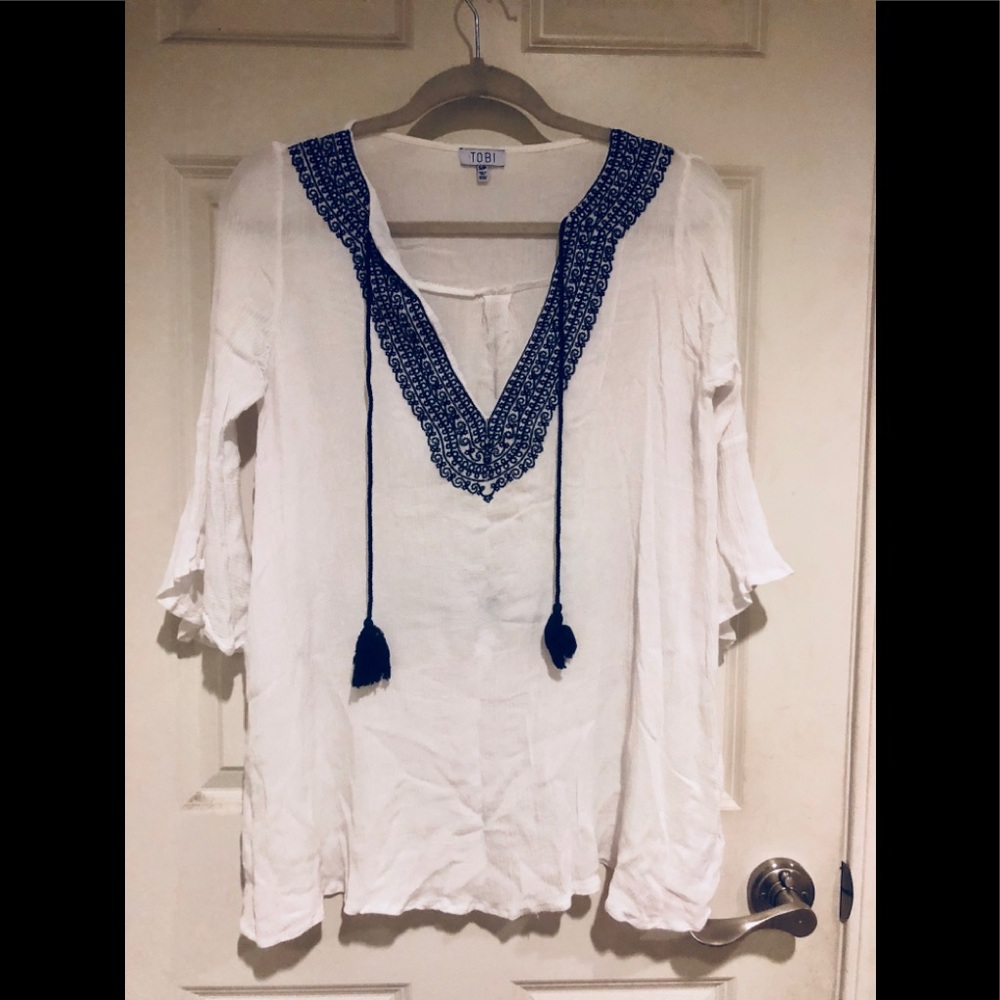 Tobi Bell sleeved beach cover up